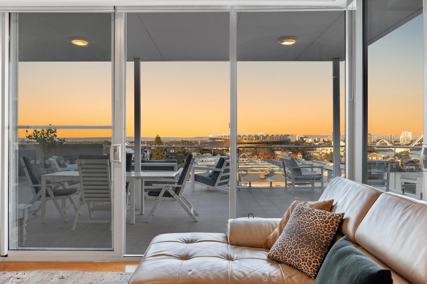 East Perth apartment with sunset city and stadium views